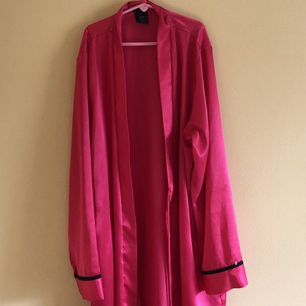 Apt. 9 Night Robe